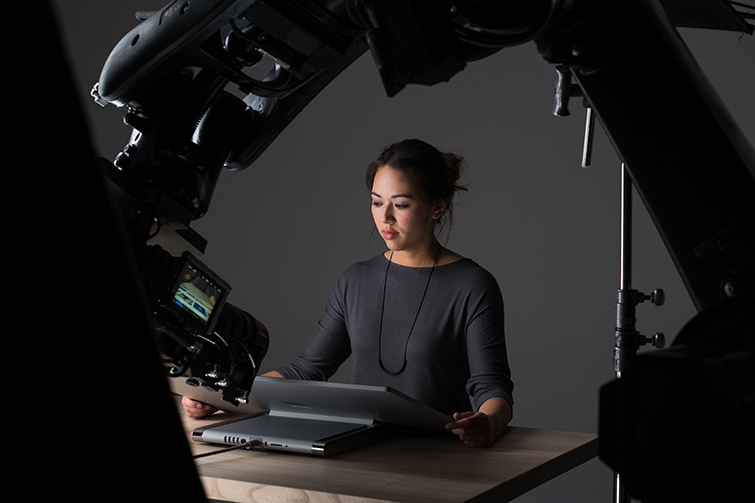 Microsoft Used a Robot and an Xbox Controller to Shoot a Commercial - Live on Set