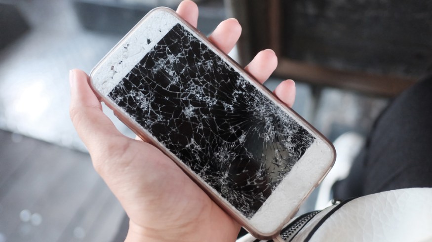 Create A Cracked Phone Screen Effect in After Effects