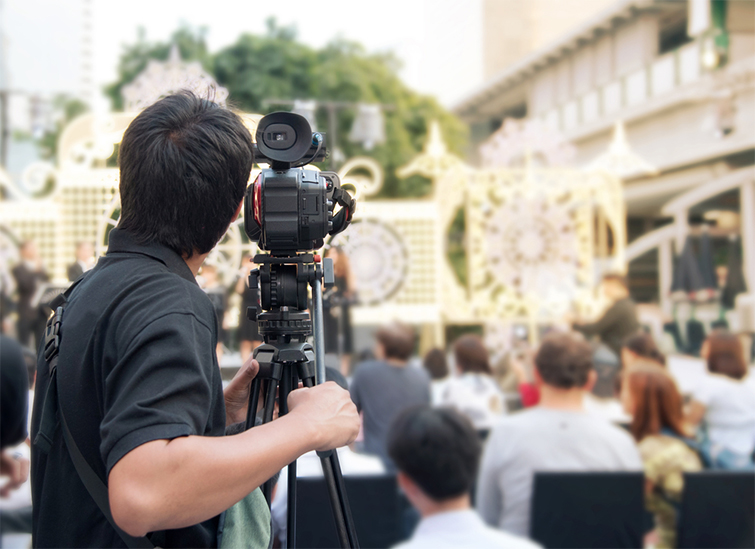 Production Tips for Mixing Digital Camcorder and DSLR Footage — Pick the Right Camera