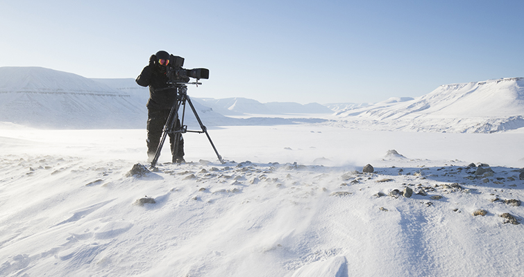 Insights into the Cinematography of the Award-Winning Doc-Series "Tales By Light" — Abraham Joffe in Svalbard winter