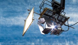 Drawing the Audience's Eye by Shaping and Cutting Light