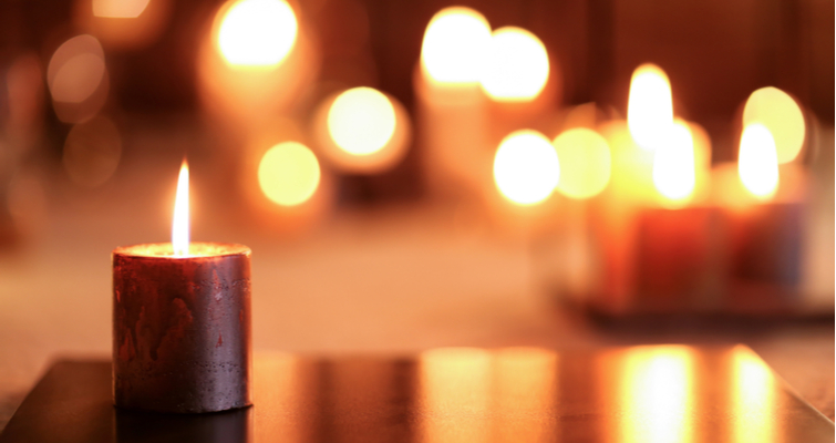 Slinky, Smooth, and Slow: Sensual Royalty-Free Tracks - Candles Slinky, Smooth, and Slow: Sensual Royalty-Free Tracks - Candles