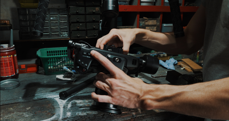 How to Mount the Blackmagic Pocket Cinema Camera 4K on the Ronin-M - Adjusting DJI Plate How to Mount the Blackmagic Pocket Cinema Camera 4K on the Ronin-M - Adjusting DJI Plate