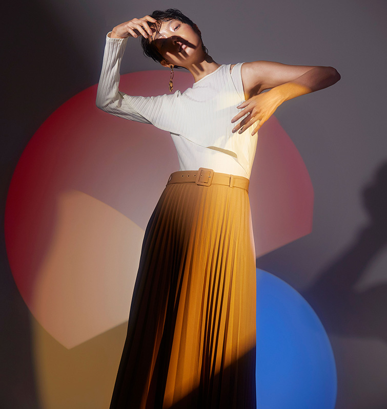 Aputure Releases Their New Spotlight Mount Attachment - Projecting Shape and Color Aputure Releases Their New Spotlight Mount Attachment - Projecting Shape and Color