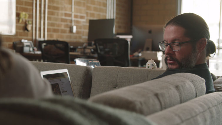 Distributing Light Source