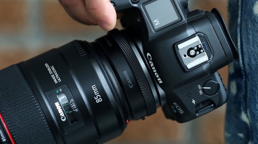 Canon Announces Firmware Updates for High-End Cameras