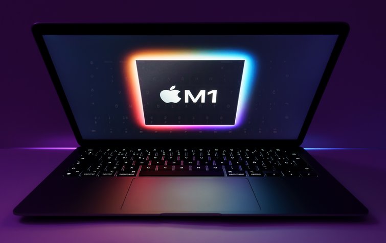 New Macbook Air Silicon M1 with light reflections