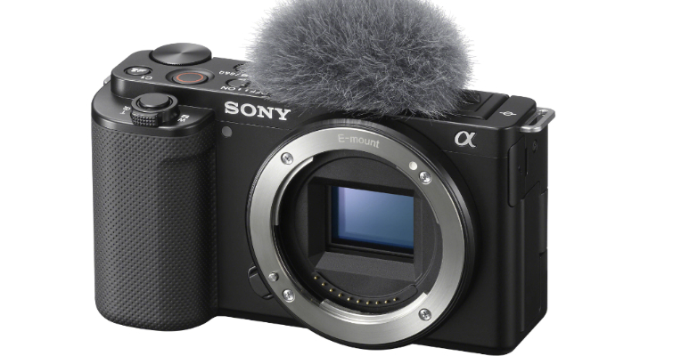 Image of the Sony ZV-E10 mirrorless camera (black)