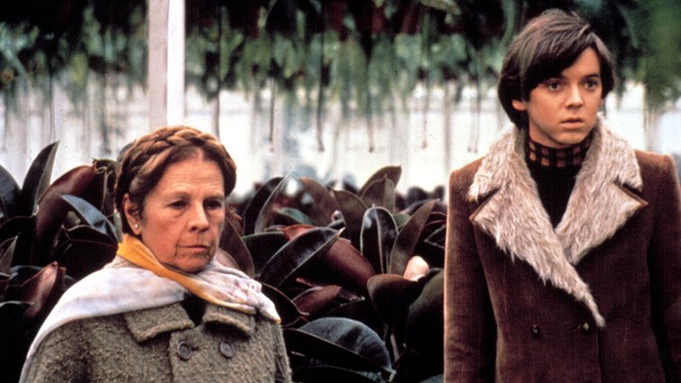 Actors Ruth Gordon and Bud Cort in the 1971 film Harold and Maude