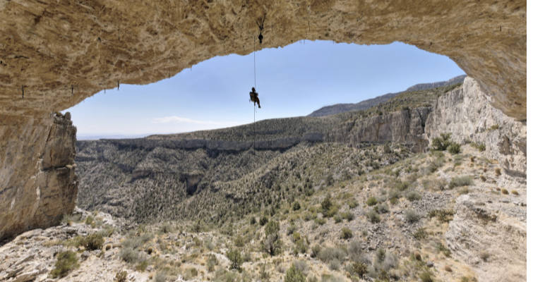 Climber Alex Honnold equipped with the Insta360 Titan as he climbs in the desert